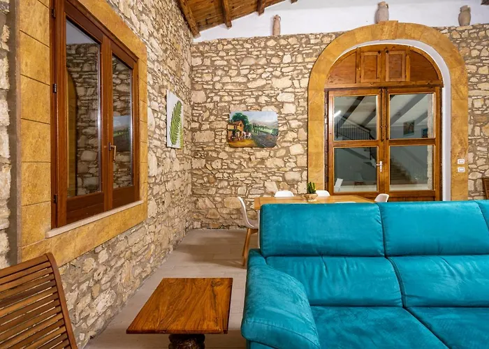 فيلة Scialari كاستيلاّماري ديل غو