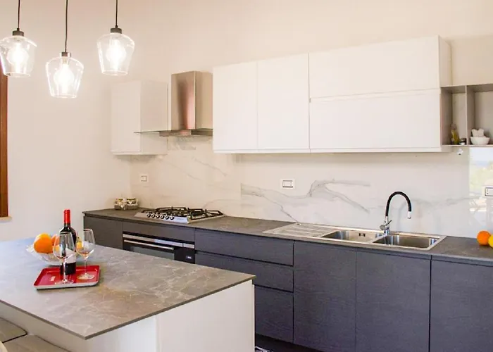 فيلة Scialari كاستيلاّماري ديل غو